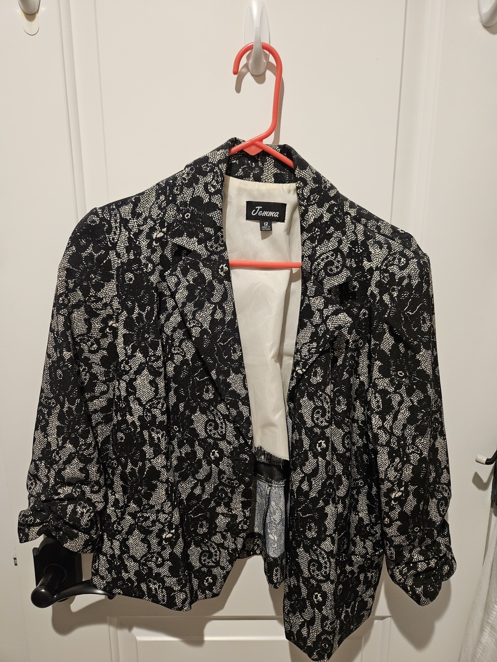Jenna Black And Beige Size 12 Lightweight Blazer